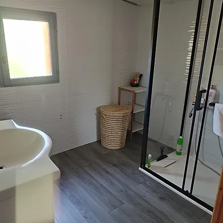 Alpstuga En Bois Dans La Foret